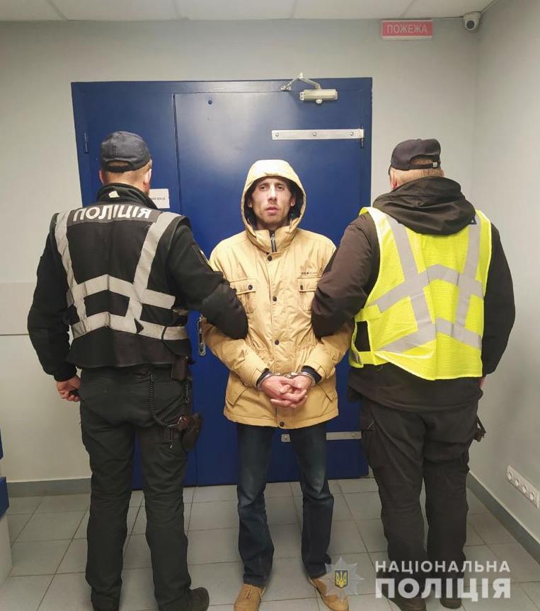 В Киеве вор пробрался в дом и вынужден был быстро бежать (видео)